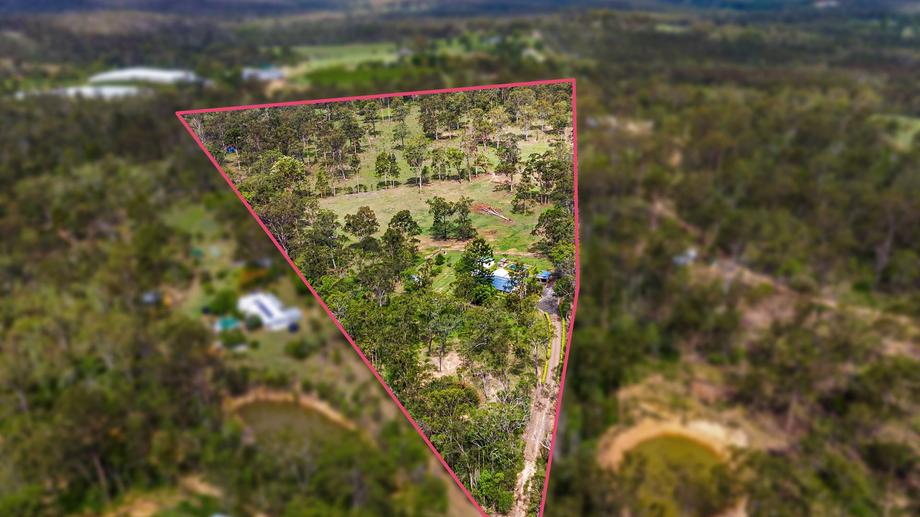 1 Outlook Crescent Vinegar Hill QLD 4343