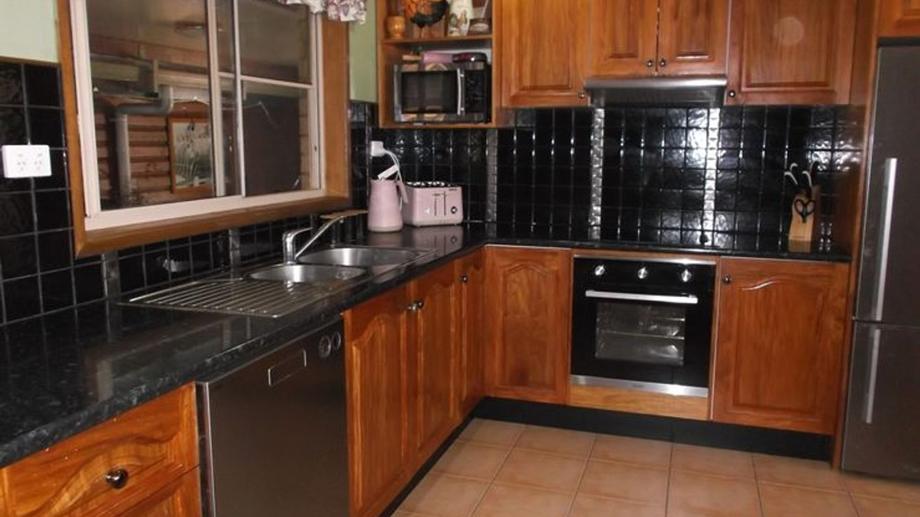 3 Pioneers Parade Stanthorpe QLD 4380