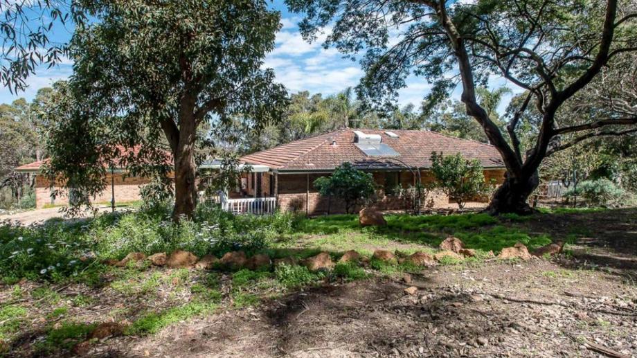 75 Wallangarra Drive Bedfordale WA 6112