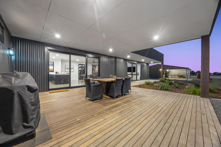 19 Davies Court Snake Valley VIC 3351