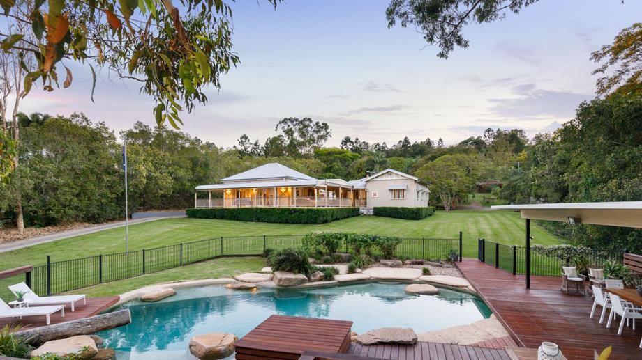 212 Moons Lane Brookfield QLD 4069