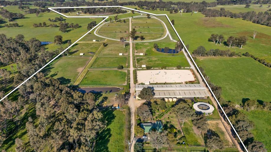 140 Hall Lane Whiteheads Creek VIC 3660