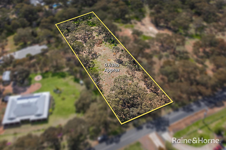 24 Emu Road Sunbury VIC 3429