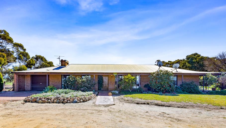 . 'Dulbelling Farms' Quairading WA 6383