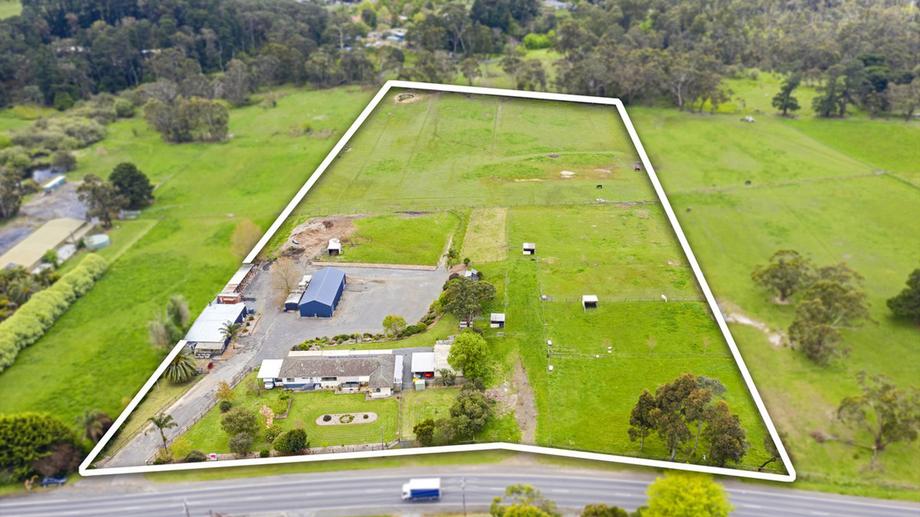 315 - 317 Warburton Highway Wandin North VIC 3139