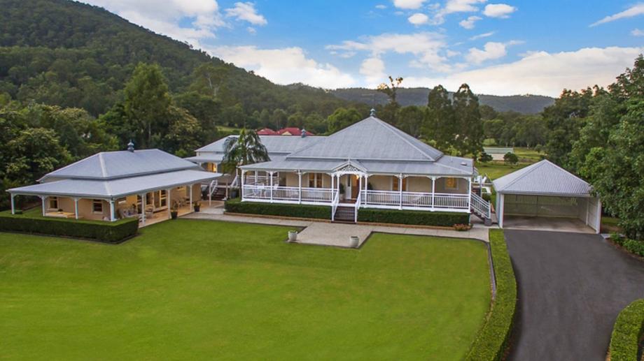 35 Nullamanna Road Camp Mountain QLD 4520