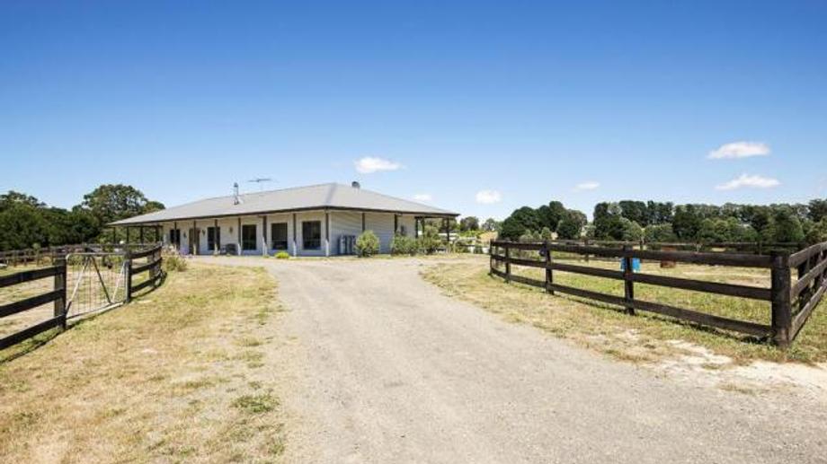 82 Wallaby Way Pheasant Creek VIC 