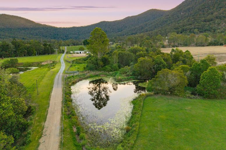 58 Basin Road South Samsonvale QLD 4520