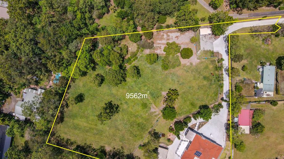 11 Vince Hinde Drive Worongary QLD 4213