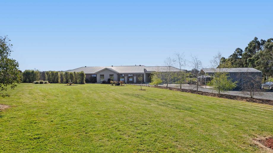 921 Sebastopol-Smythesdale Road Ross Creek VIC 3351