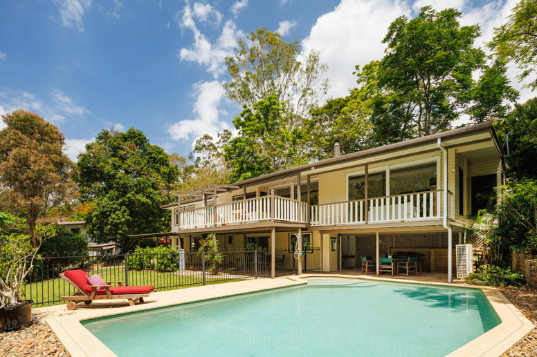 23 Deerhurst Road Brookfield QLD 4069