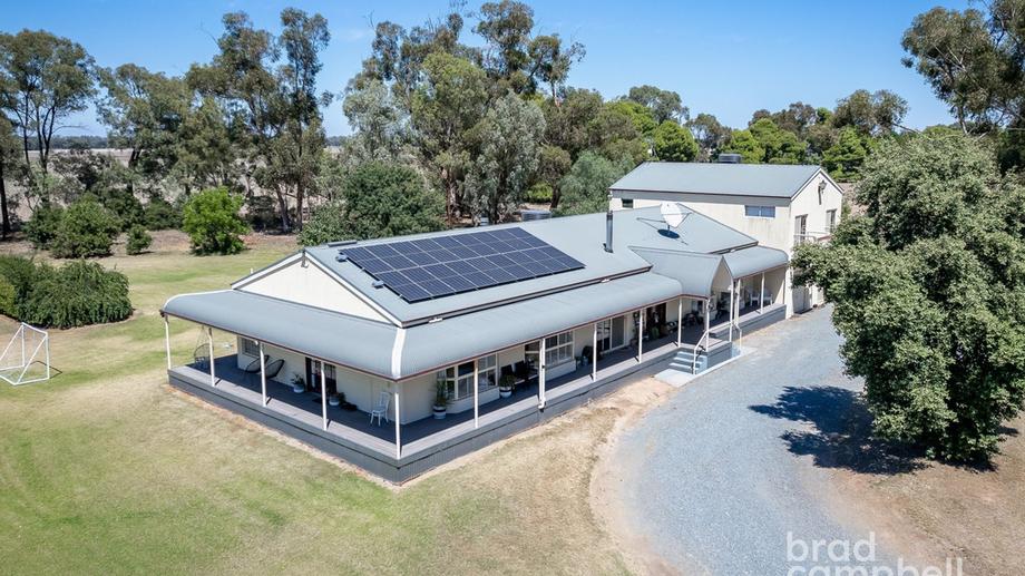 940 Hosie Road Pine Lodge VIC 3631