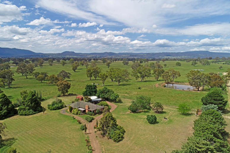 3 Carlisle Hill Road Mansfield VIC 3722