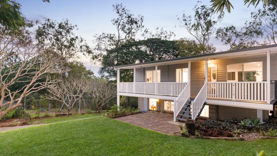 25 Hallett Avenue Camira QLD 4300