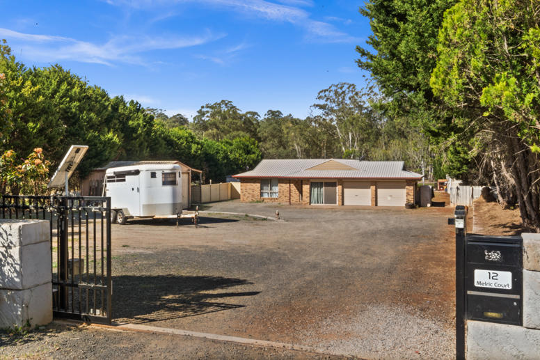 12 Melric Court Geham QLD 4352