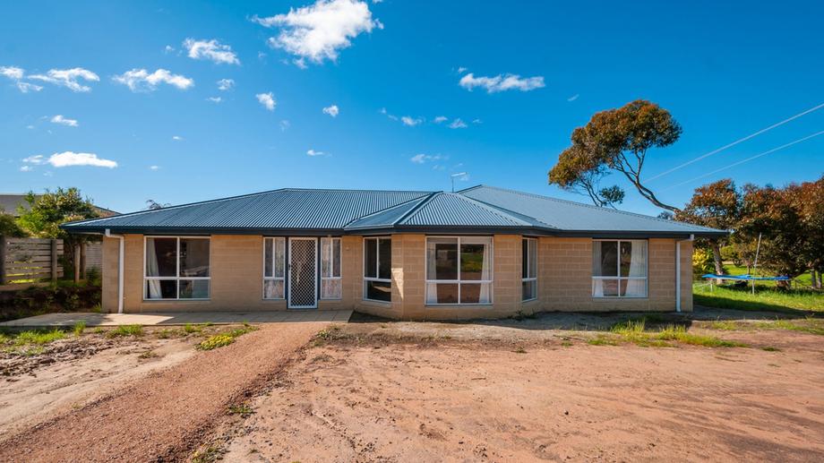 6 Wattlebird Close Seaspray VIC 3851