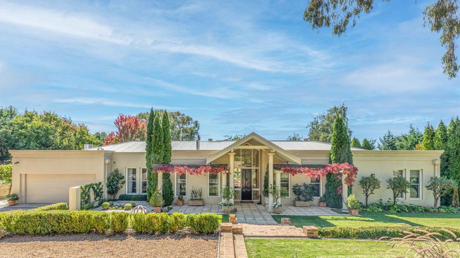 2A Delaware Crescent Robin Hill NSW 2795