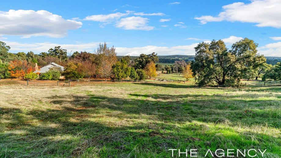 755 Allen Street Wooroloo WA 6558