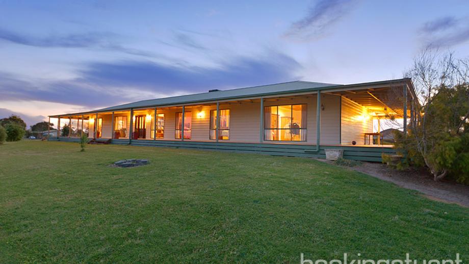 25 Arthur Ayres Road Tooradin VIC 
