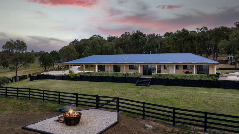 210 James White Drive Fosters Valley NSW 2795