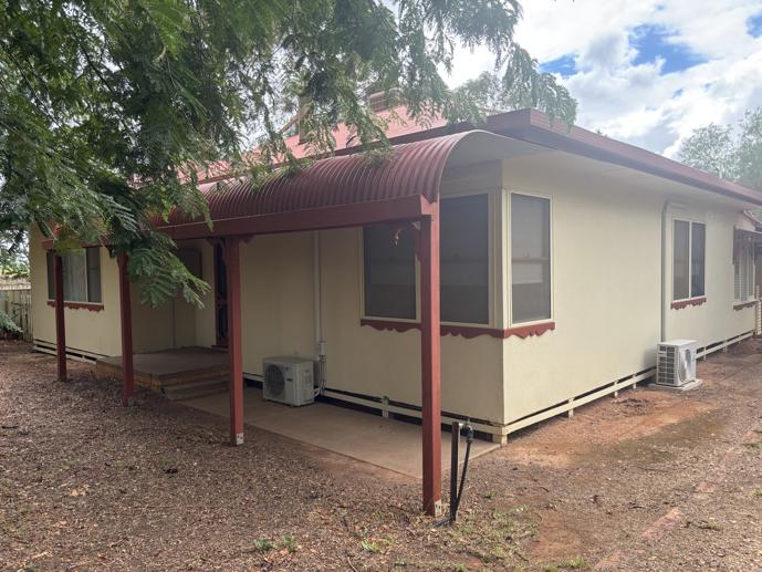 34 Oleander Drive Dareton NSW 2717