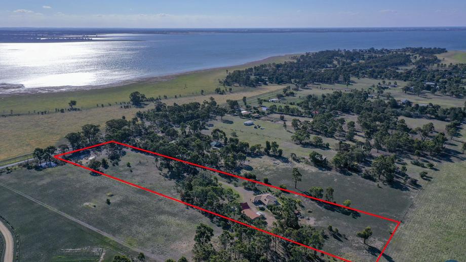 90 Harriman Road Waranga Shores VIC 3612