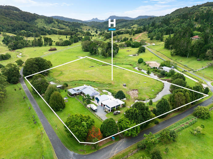 3 Pine Tree Place Piggabeen NSW 2486