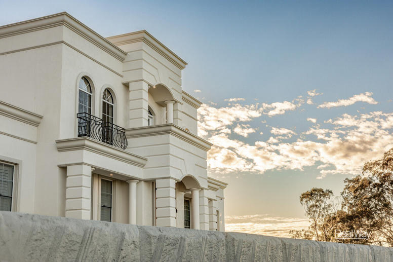 14 Oakhill Place Preston QLD 4352