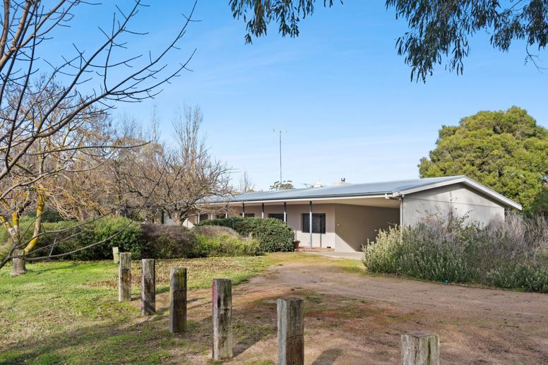 1474 Baynton road Pastoria VIC 3444