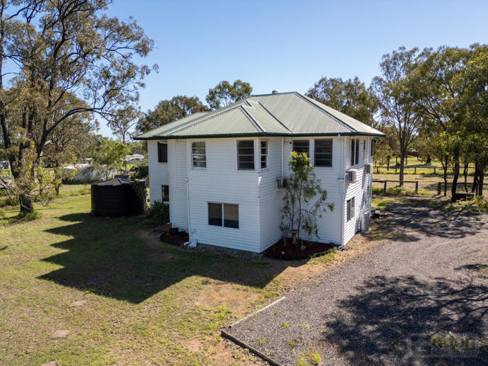 8 Fielding Road College View QLD 4343
