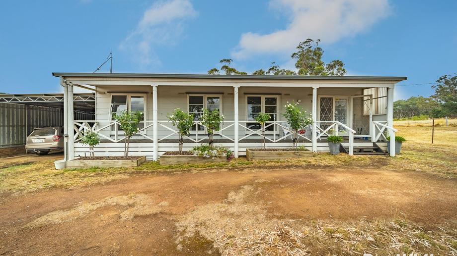 39 Donellys Lane Costerfield VIC 3523
