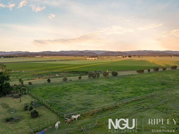 81 Linum Road Wivenhoe Pocket QLD 4306