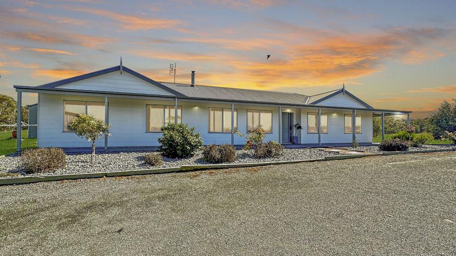 72 Tamar Close Toorloo Arm VIC 3909