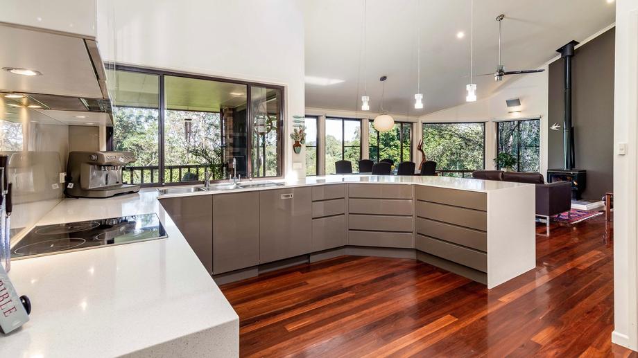 15 Hyde Road Whiteside QLD 4503