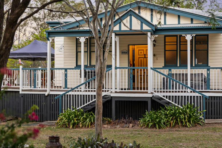 5 Squires Road Lockyer QLD 4344