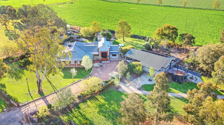 10 Black Culvert Road Rochester VIC 3561