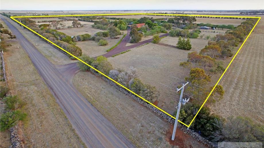 130 Narraburra Road Little River VIC 