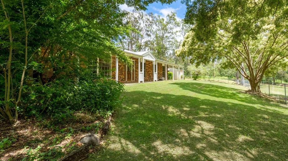 219 Clifton North Maclean QLD 4280