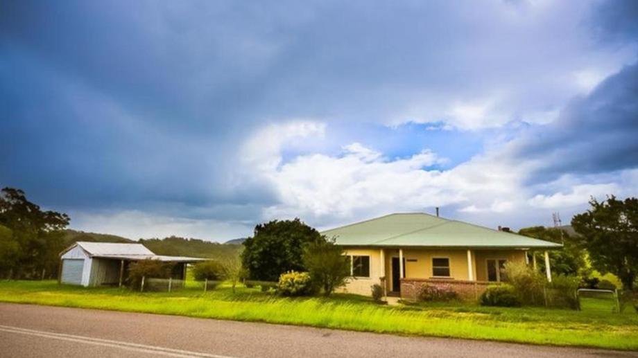 1910 Booral Road Girvan NSW 2425