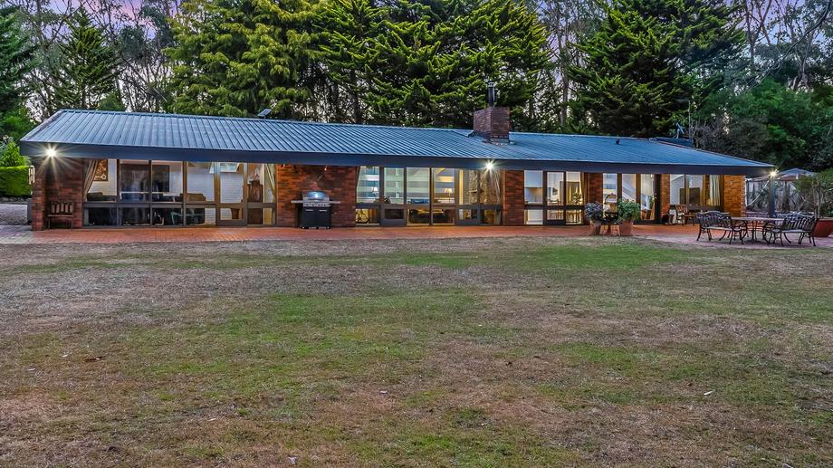 10 Mount View Road Macedon VIC 3440