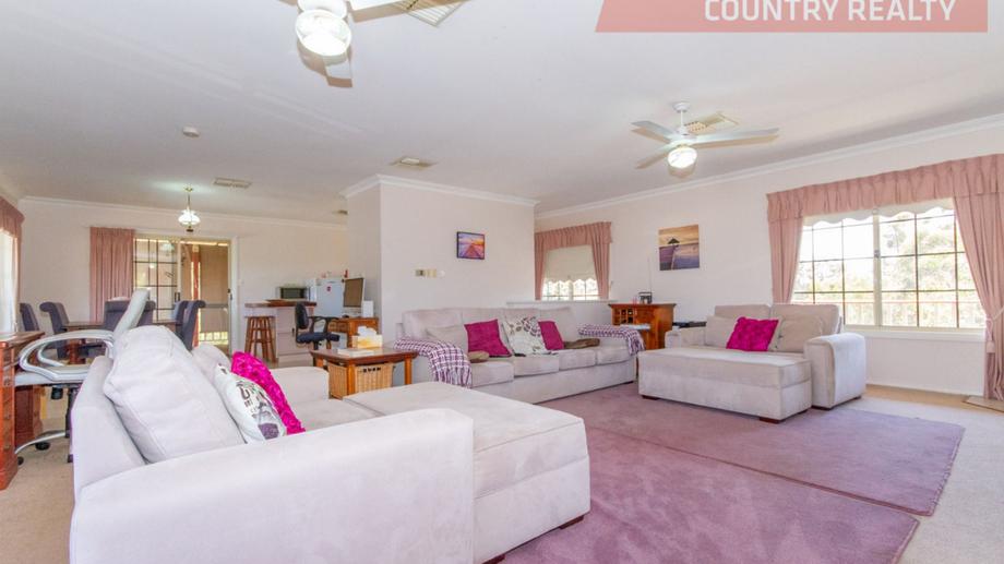 220 Carlin Road Bakers Hill WA 6562