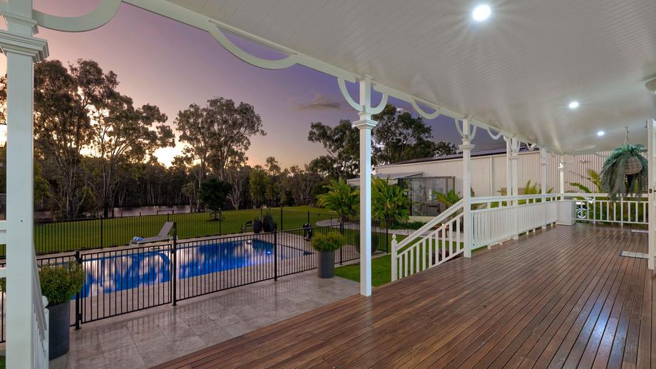 15 James Henderson Way Gooburrum QLD 4670