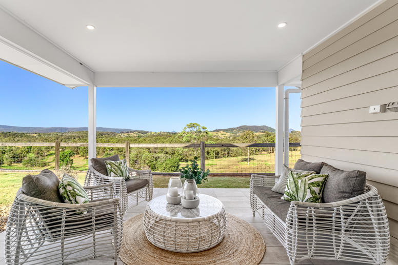 2 Traveston Road Traveston QLD 4570