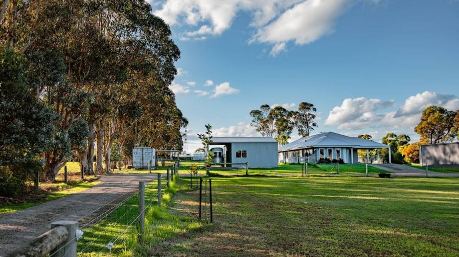 100 Gladville Road Mckail WA 6330