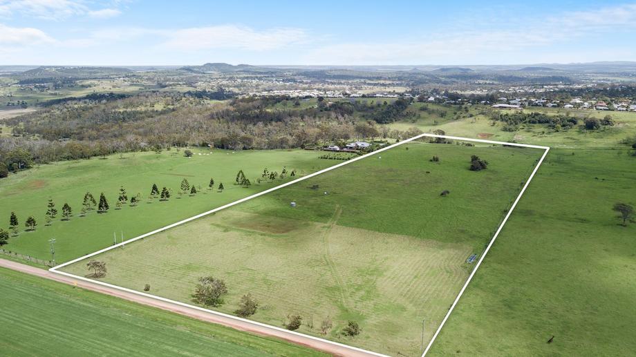  Lawrence Road Highfields QLD 4352