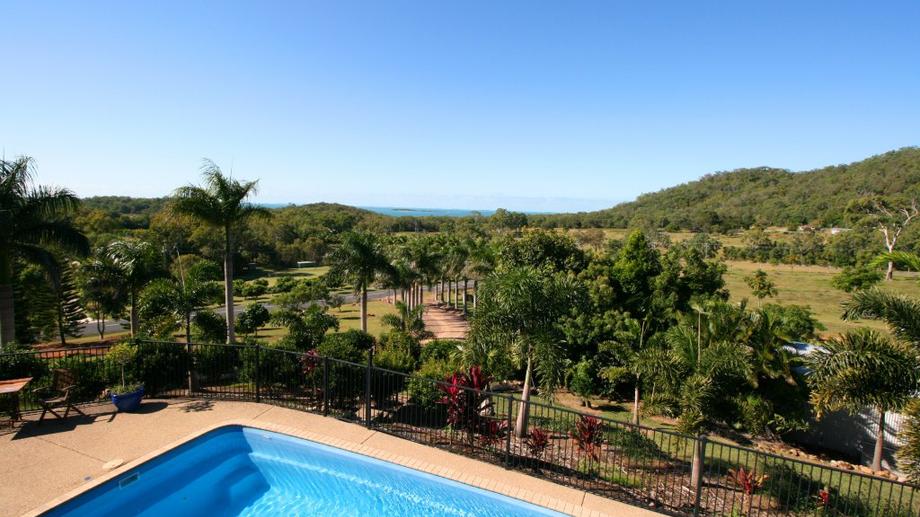 17 Wright Rd Sarina QLD 