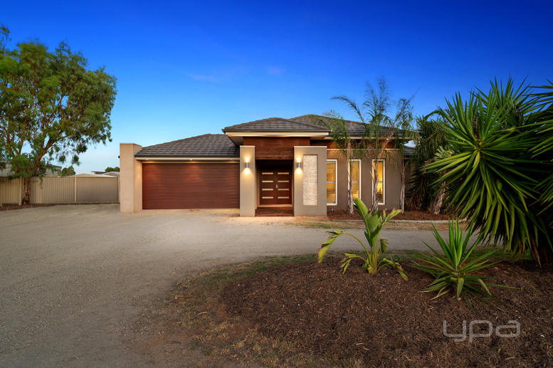 9 Mia Bella Drive Hopetoun Park VIC 3340
