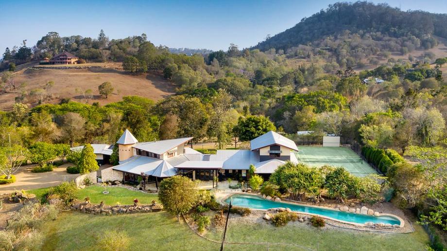 63 McMullen Road Brookfield QLD 