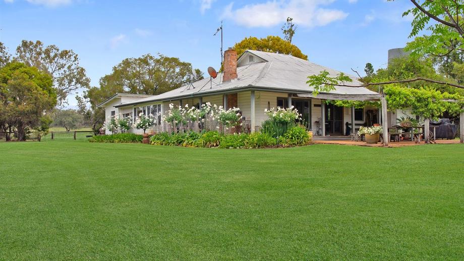 167 Mooki Springs Road Pine Ridge NSW 2343