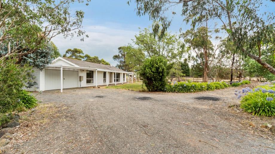 118 Peters Road Gisborne VIC